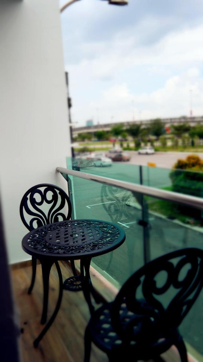 Hotel Legend Boutique - Housity