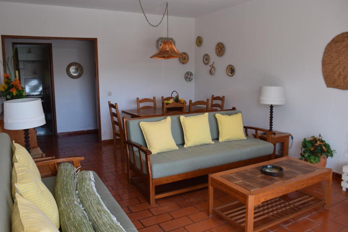 Apartamento T2 com Piscina e Wifi a 350 metros da Praia - Housity