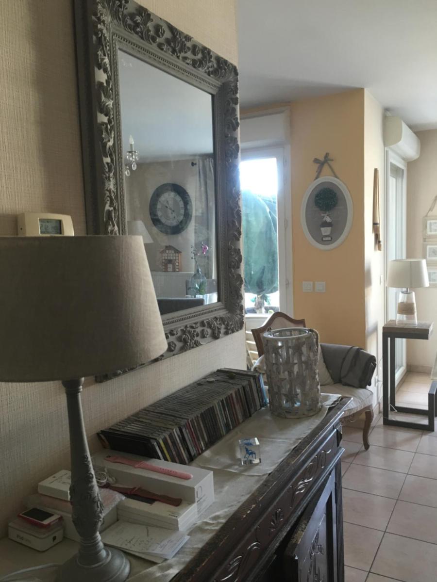 Appartement avec balcon - Housity