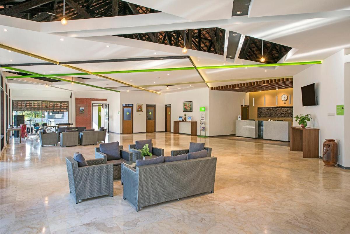 Grand Whiz Hotel Bromo - Housity