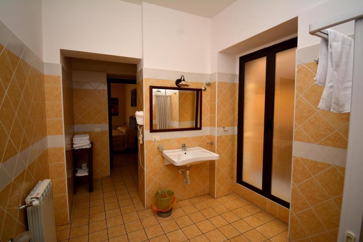 Affittacamere La Piazzetta - Housity
