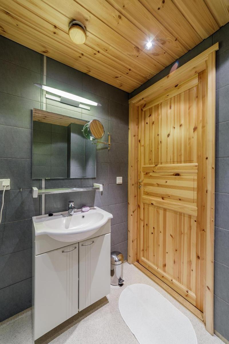 Santa's Little Village - Hotel Uitonniemi - Housity