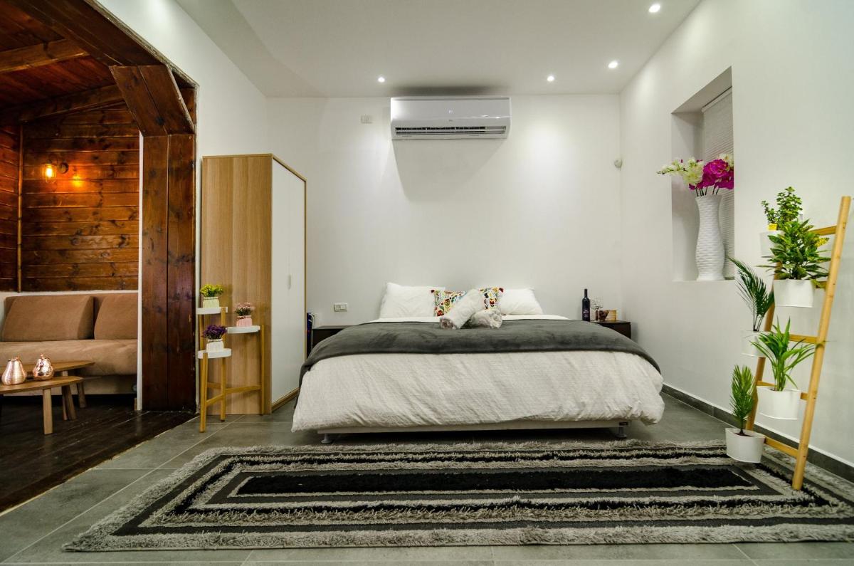 Kinneret Lodging - Housity