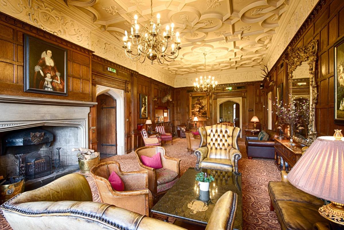 Miskin Manor Hotel - Housity