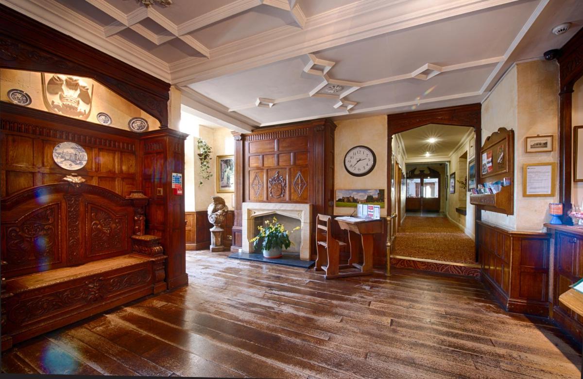 Miskin Manor Hotel - Housity