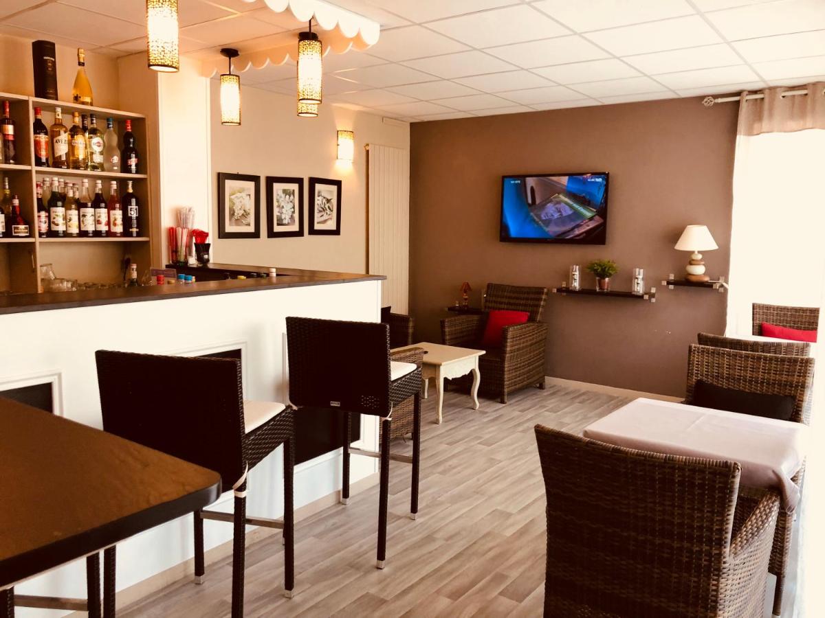 Hôtel Au Relais des Lilas - Housity