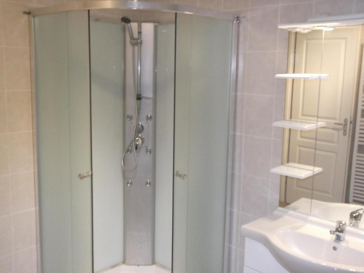 Les Toiles de Mer - Housity
