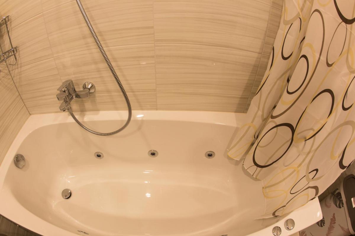 Newly build 2 room apartment. 20-25 min walk to old city - Housity