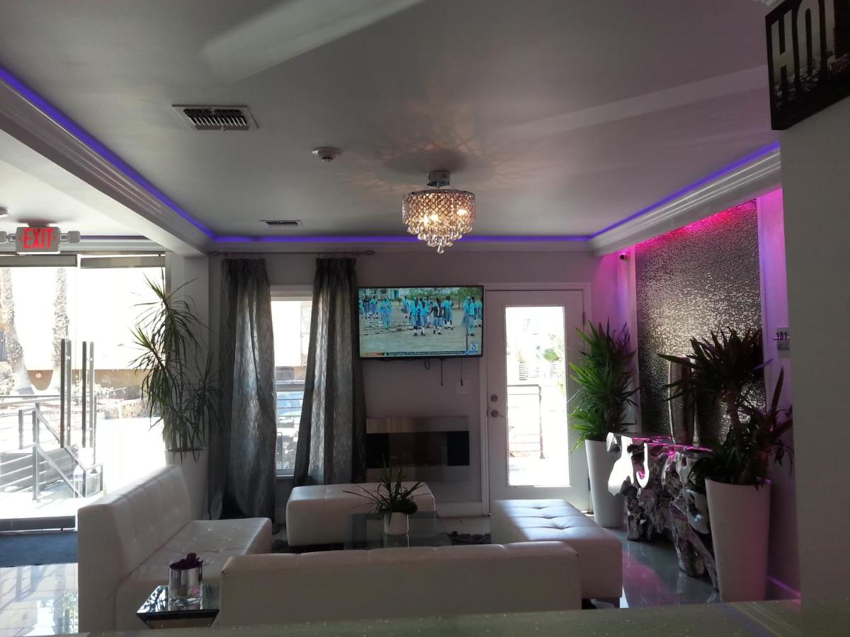 Hollywood VIP Hotel - Housity