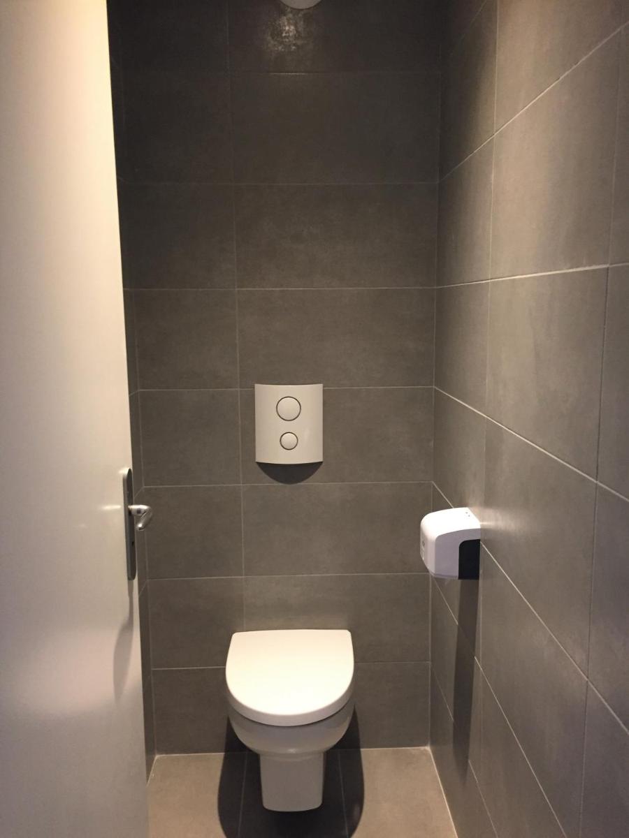Salle de bains dans l'établissement Le Felicien