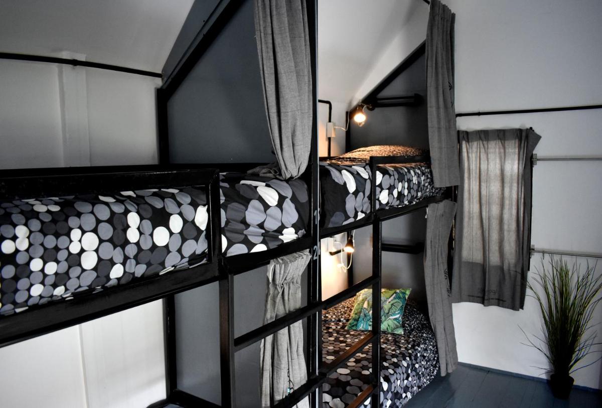 DPM Koh Tao Diving Hotel & Bar - Housity