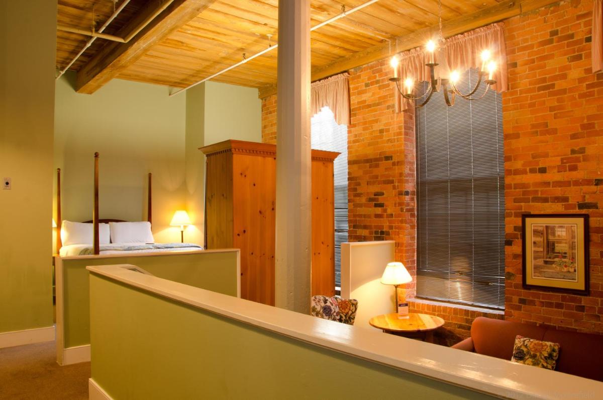 The Historic Brookstown Inn, Trademark Collection by Wyndham - Housity