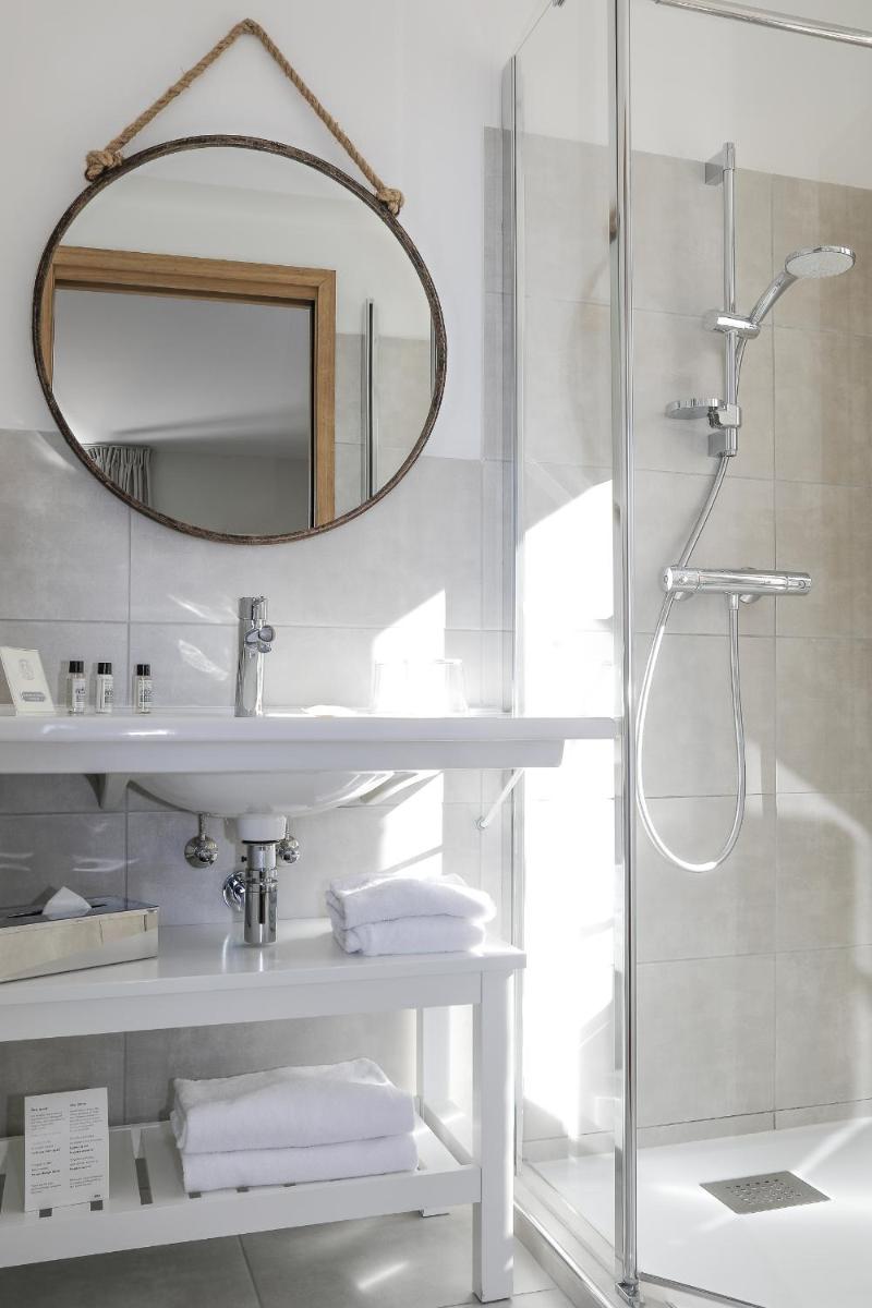 Hotel La Bienvenue - Housity