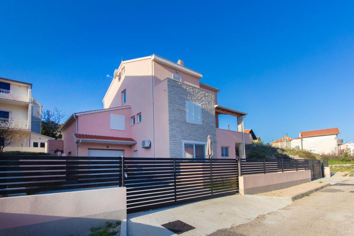 Apartments Labor - Housity