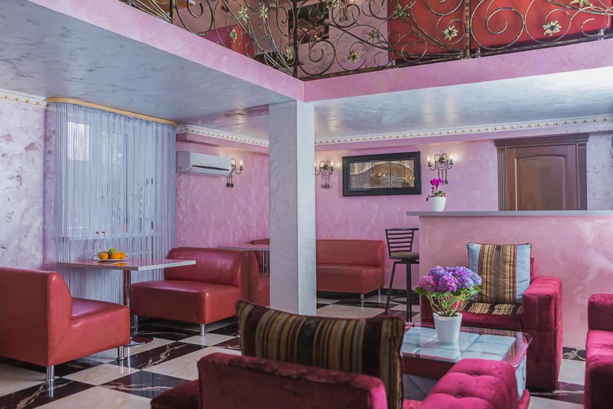 Viktoria Hotel - Housity