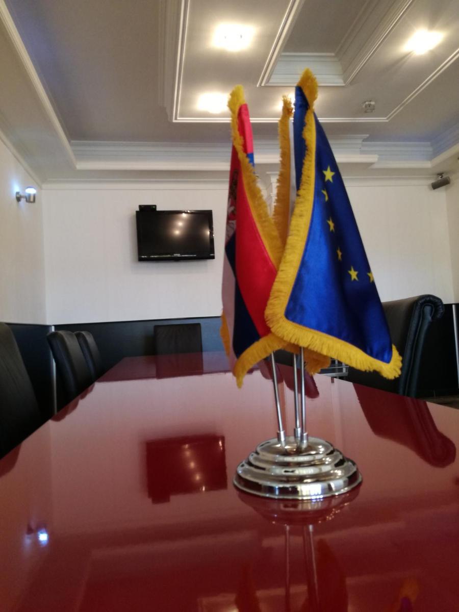 Tri šešira Ljubovija - Housity