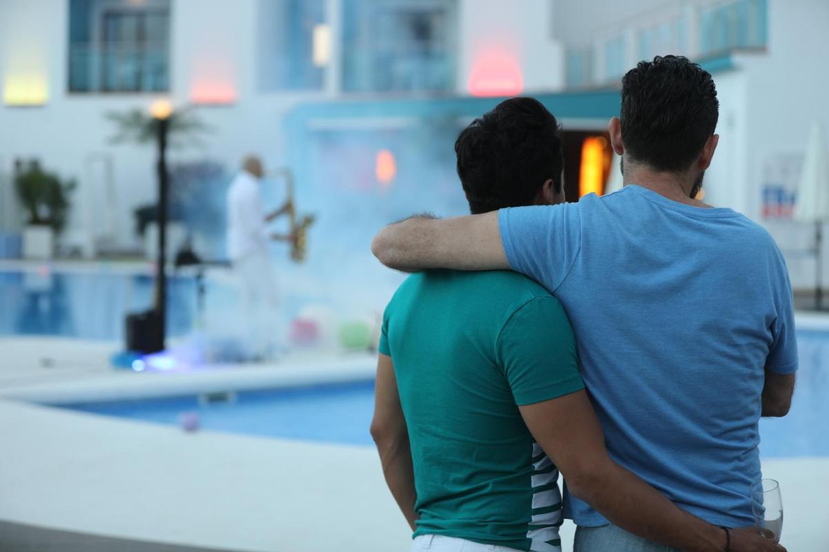 Clientes alojados en Hotel Ritual Torremolinos- Adults Only