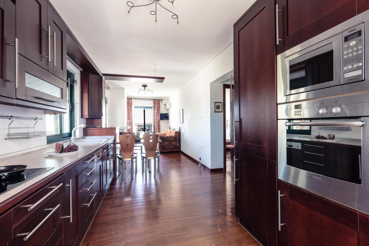 Dionysos Hotel - Housity