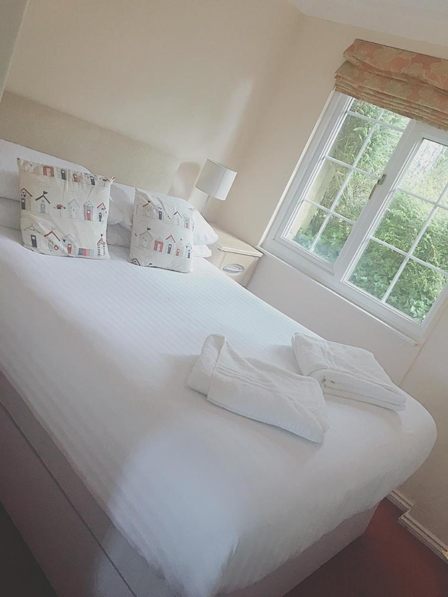 Camellia Chalet - Housity