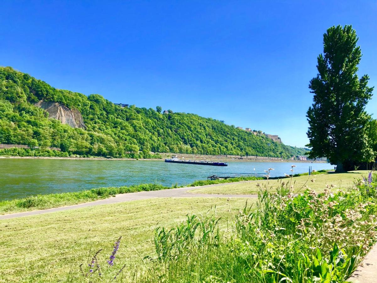 Haus am Ufer mit Rheinpanoramablick - Housity
