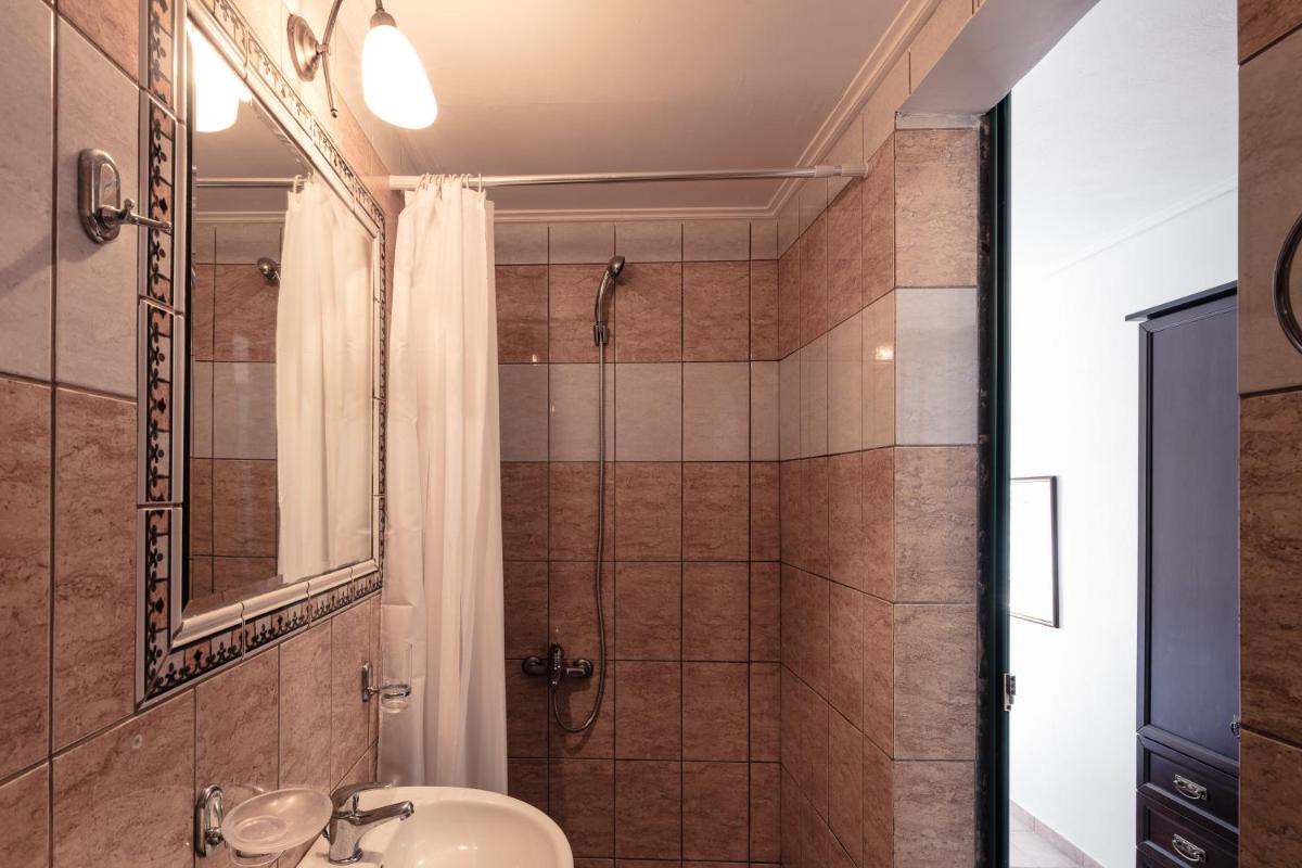 Dionysos Hotel - Housity