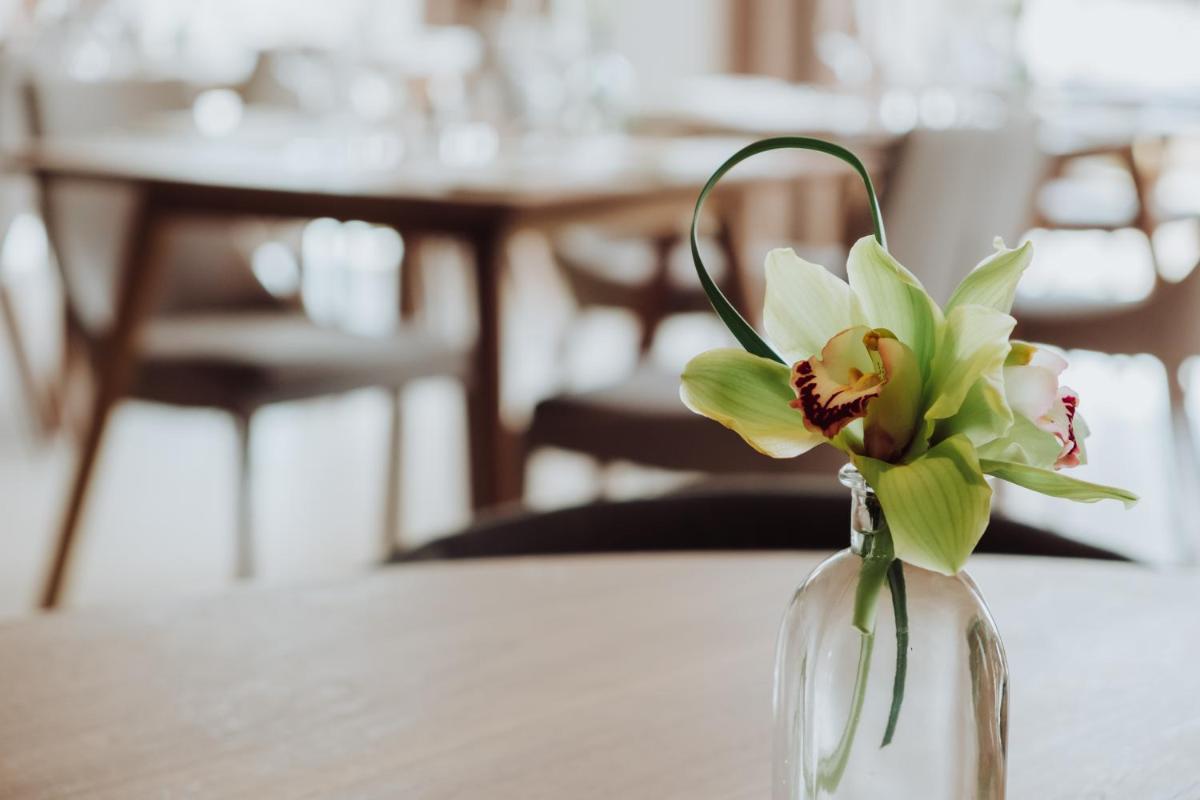 Un restaurante o sitio para comer en Es Princep - The Leading Hotels of the World