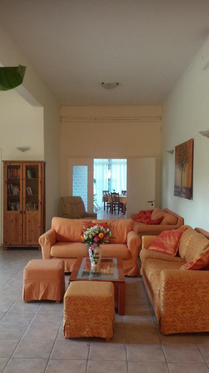Ipsos Beach Hotel - Housity