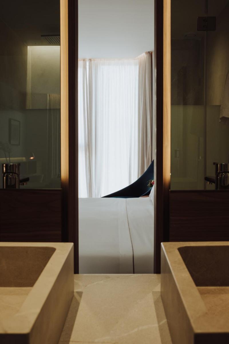 Un baño de Es Princep - The Leading Hotels of the World