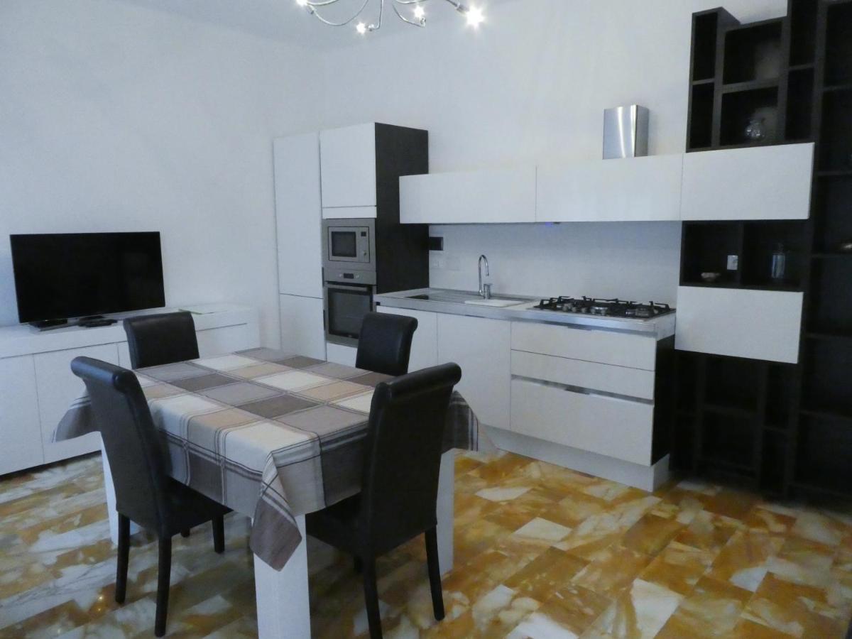 Isola Di Man - Housity