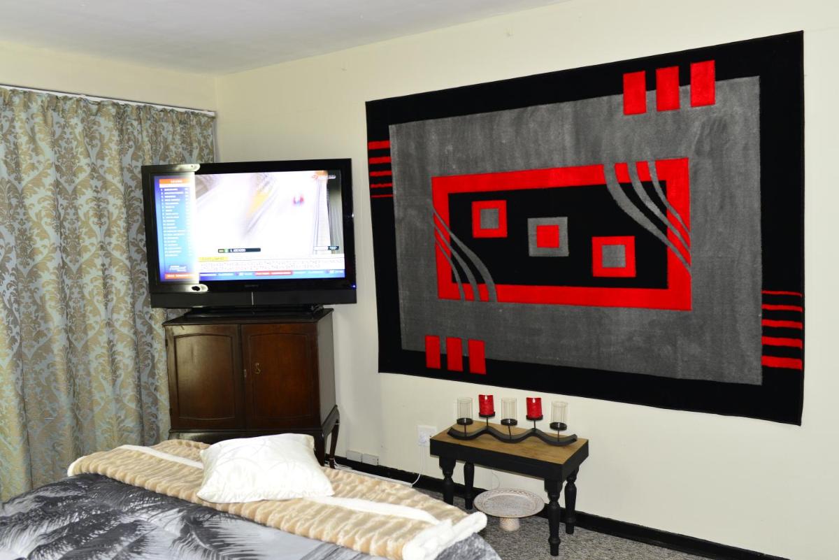 Hyswan Self Catering Guesthouse - Housity