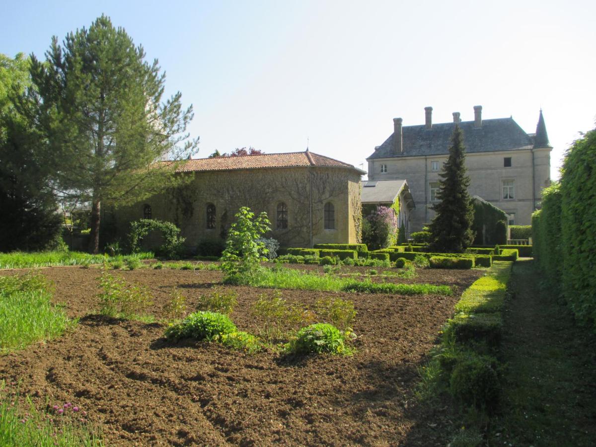 Jardin de l'établissement Château des Monthairons Hôtel Restaurant GastroMaison Spa privatif