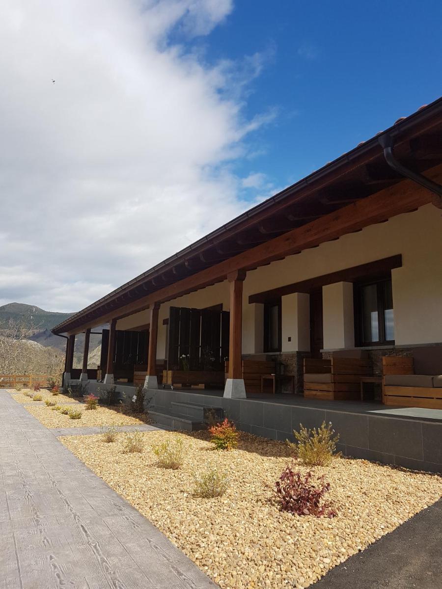 Fuente El Güeyu - Housity