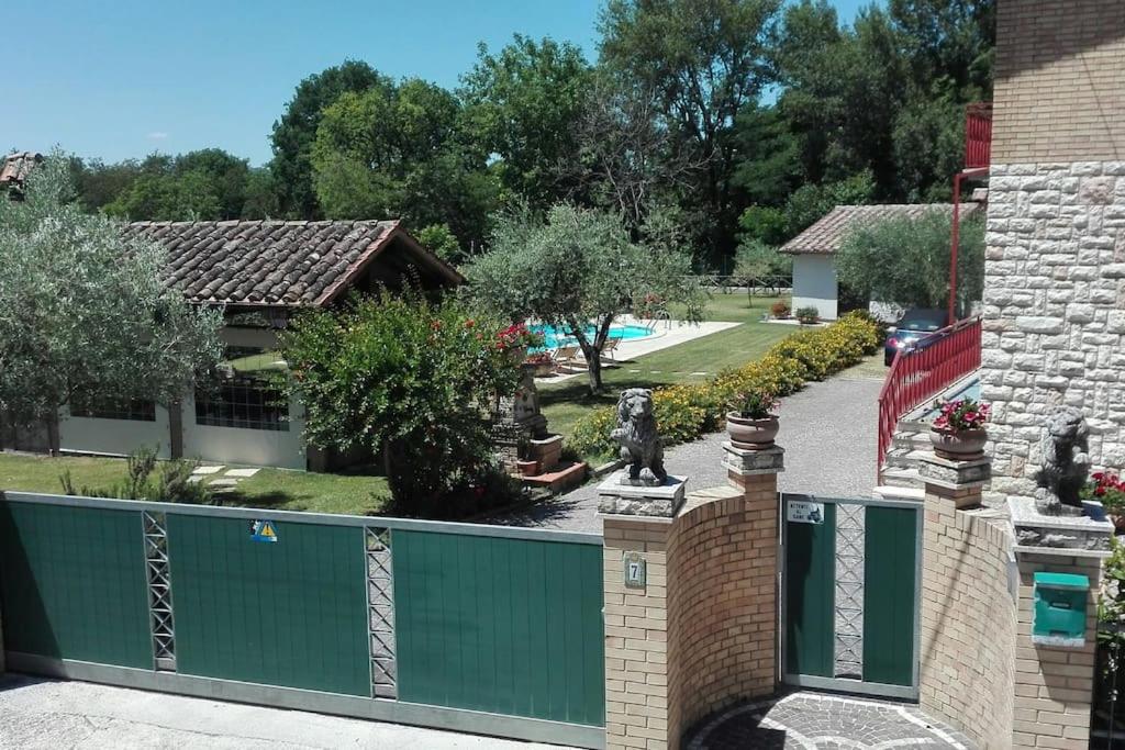 Gino's House - Housity