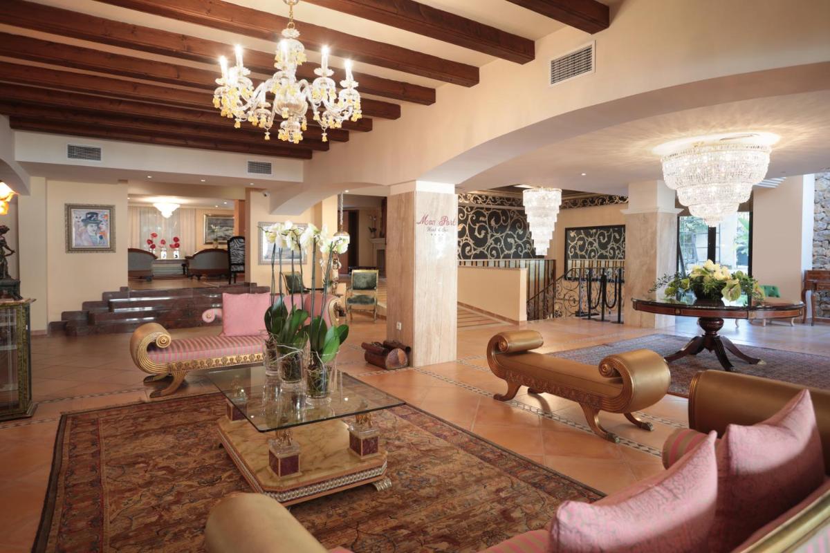 Zona de estar de Mon Port Hotel & Spa