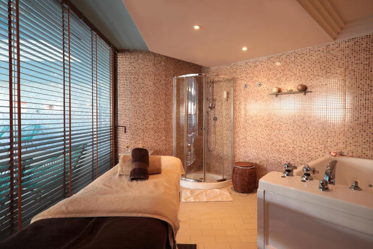 Un baño de Mon Port Hotel & Spa