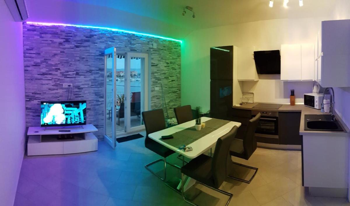 Apartment Roko Kolinda 1 - Housity