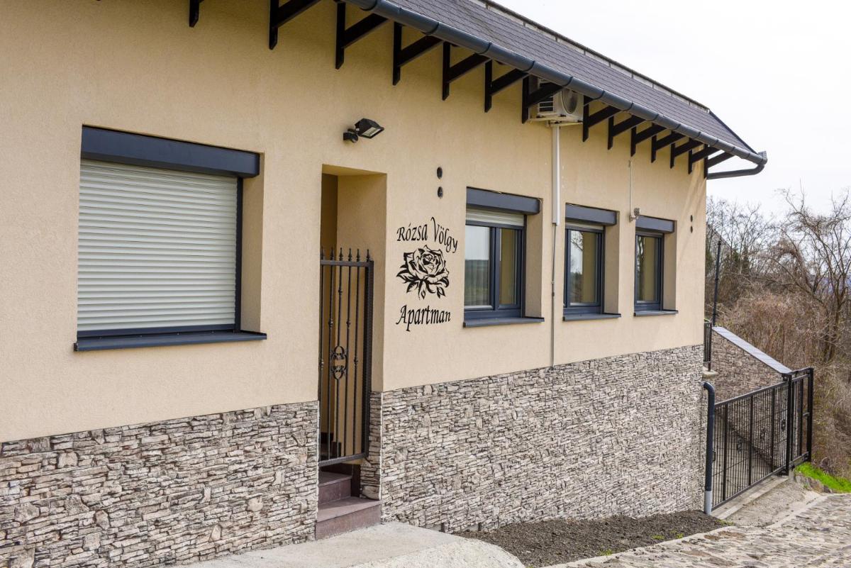 Rózsa Völgy Apartman - Housity