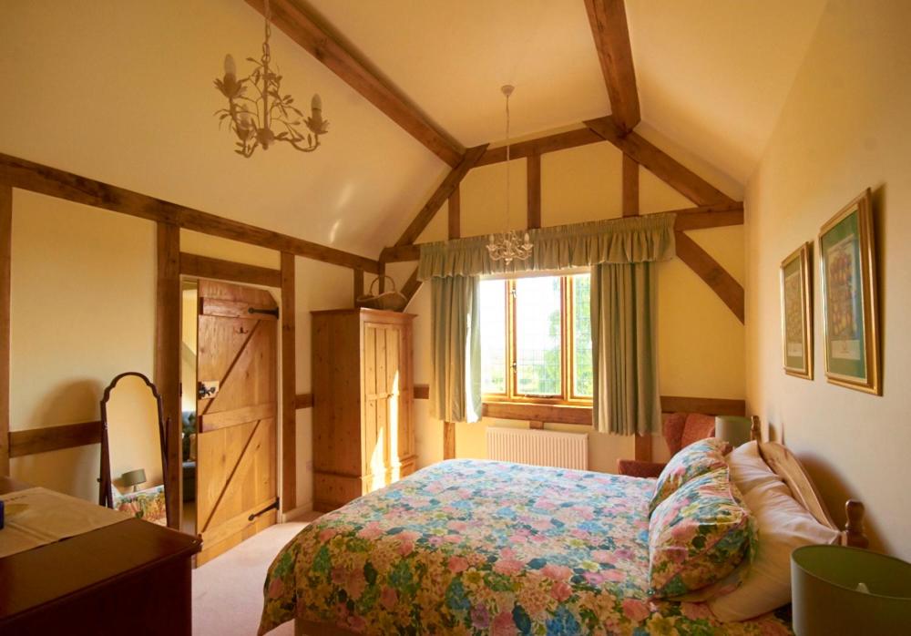 Upper House Cottage - Housity