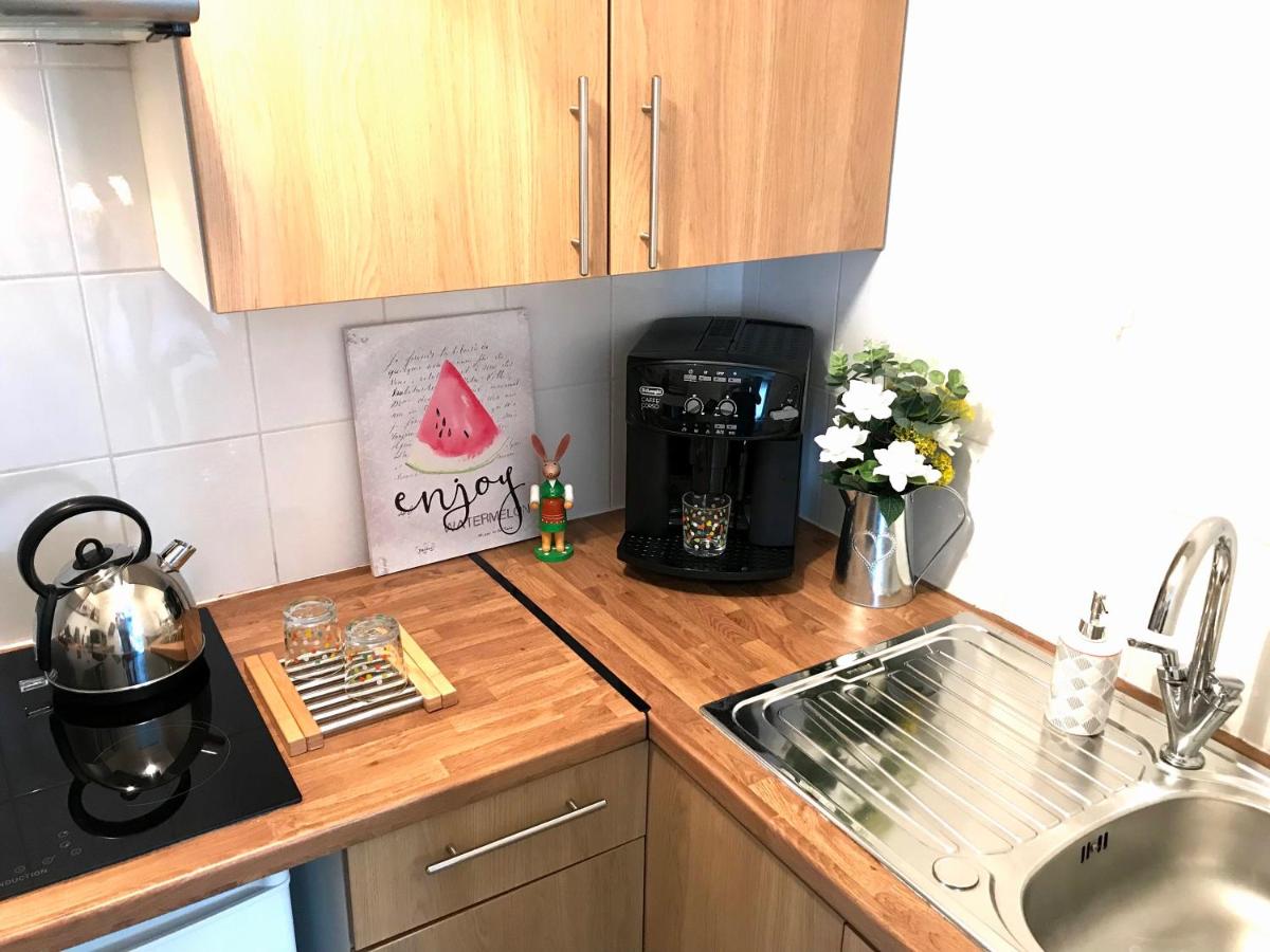Modern Boutique Studio Apartment - Housity