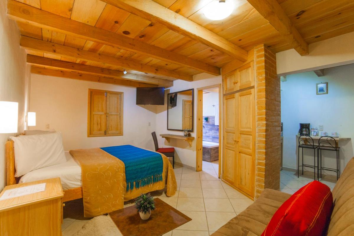 Hotel Adobe y Teja - Housity