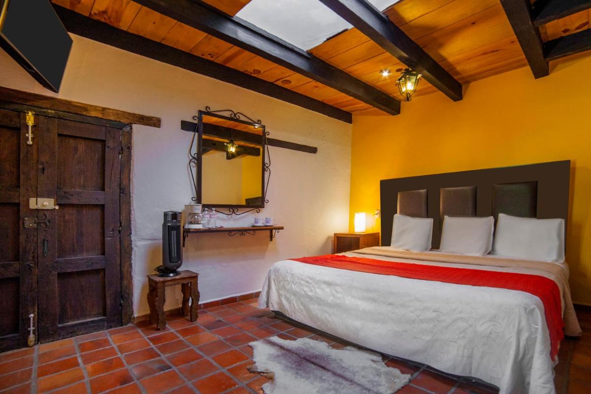 Hotel Adobe y Teja - Housity