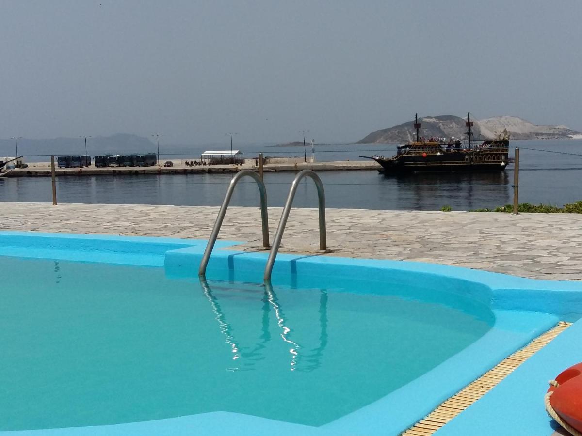 Haritos Hotel - Geothermal Hot Swimming Pool - Housity