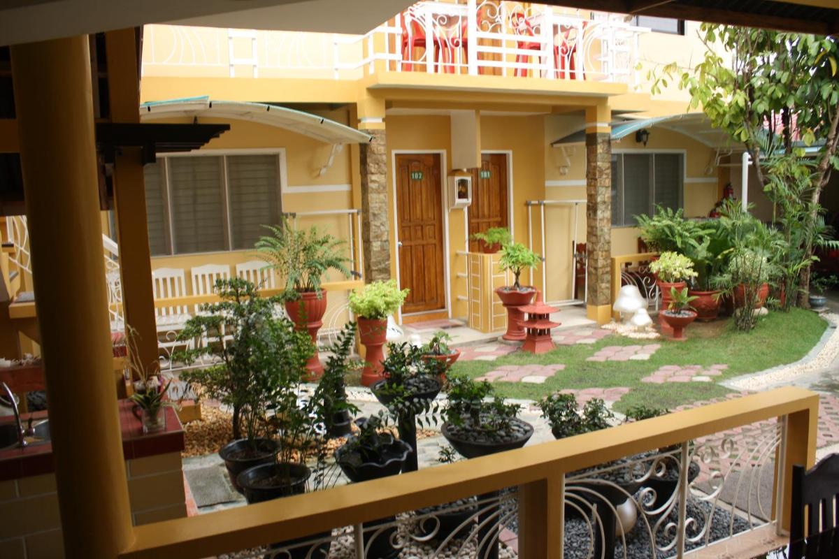 Oslob Malonzo Pension House - Housity