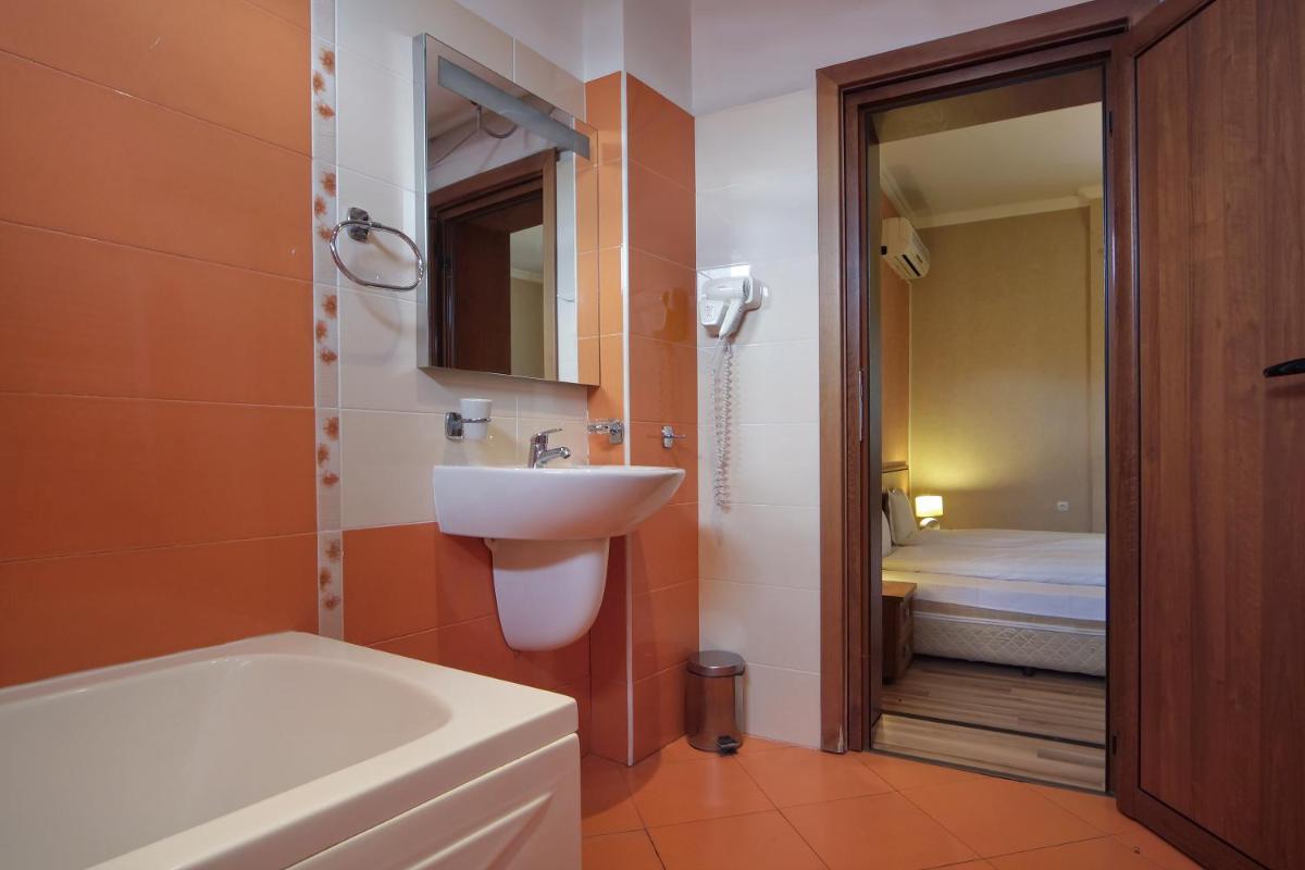 Anita House - Housity