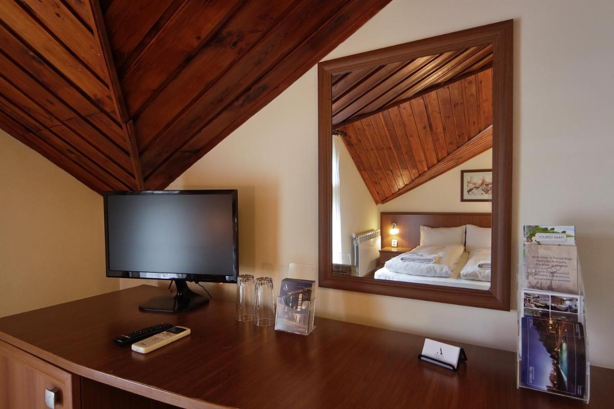 Anita House - Housity