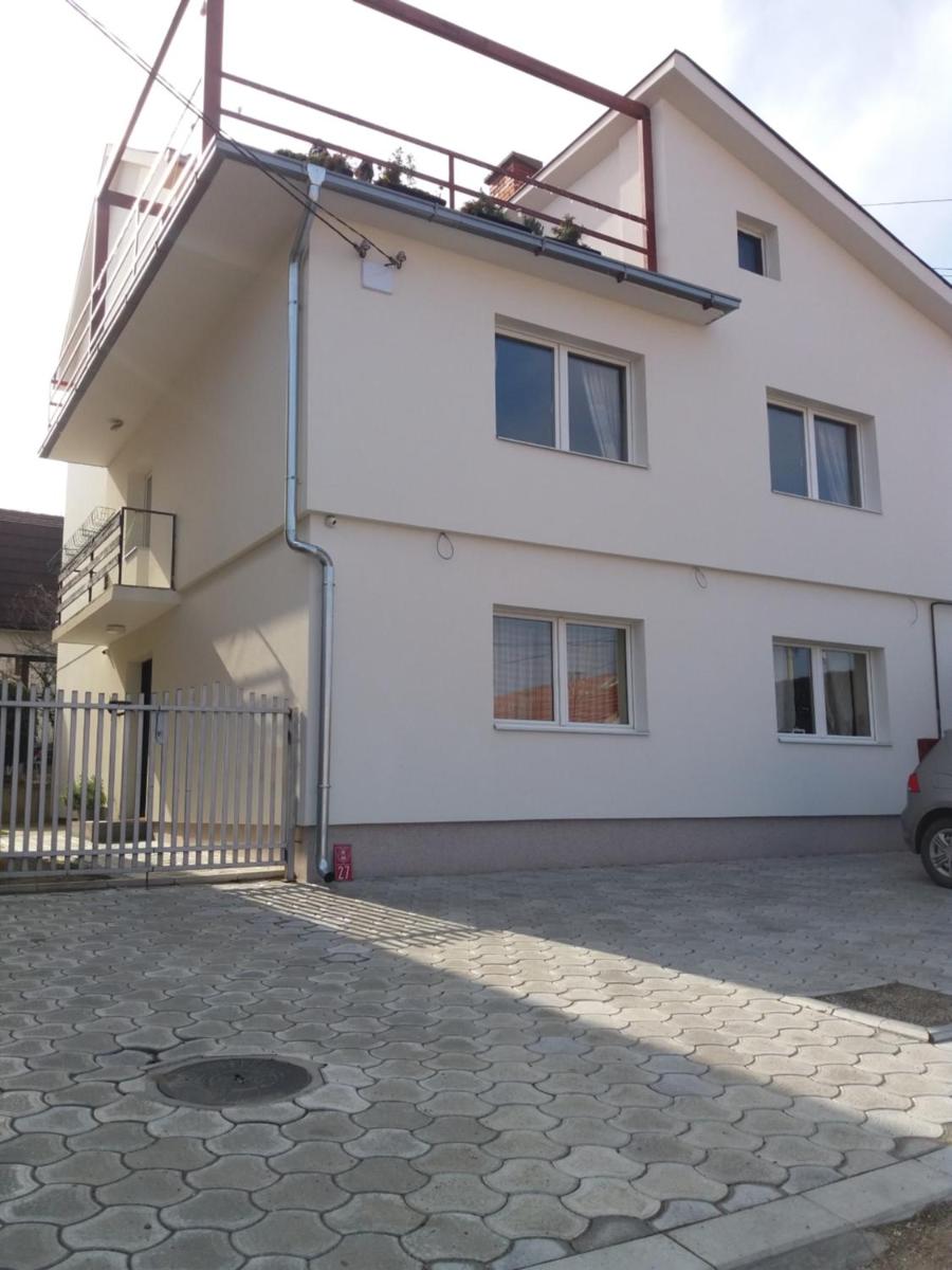 Crystal Kragujevac - Housity