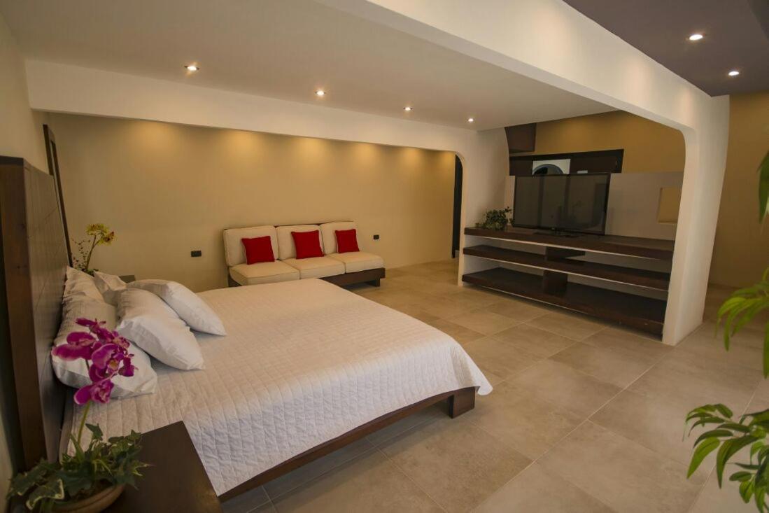 Casa Margarita Hotel And Paradise - Housity