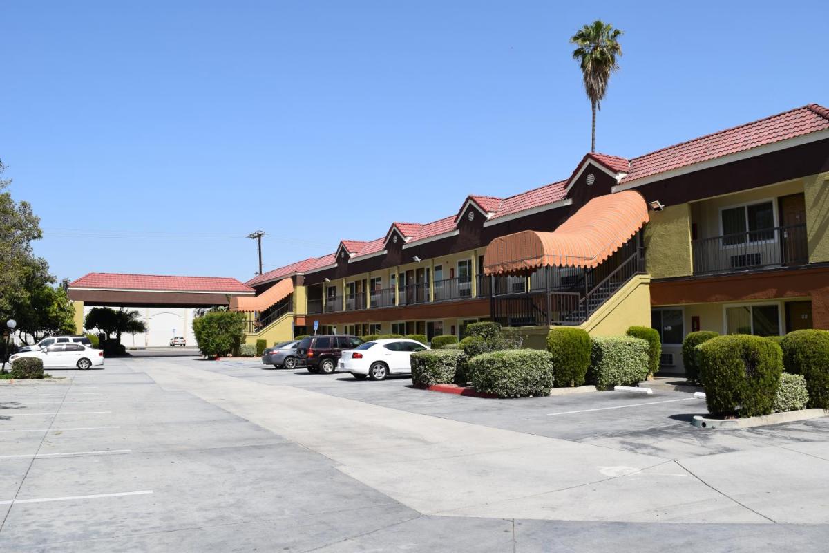 Budget Inn - Housity