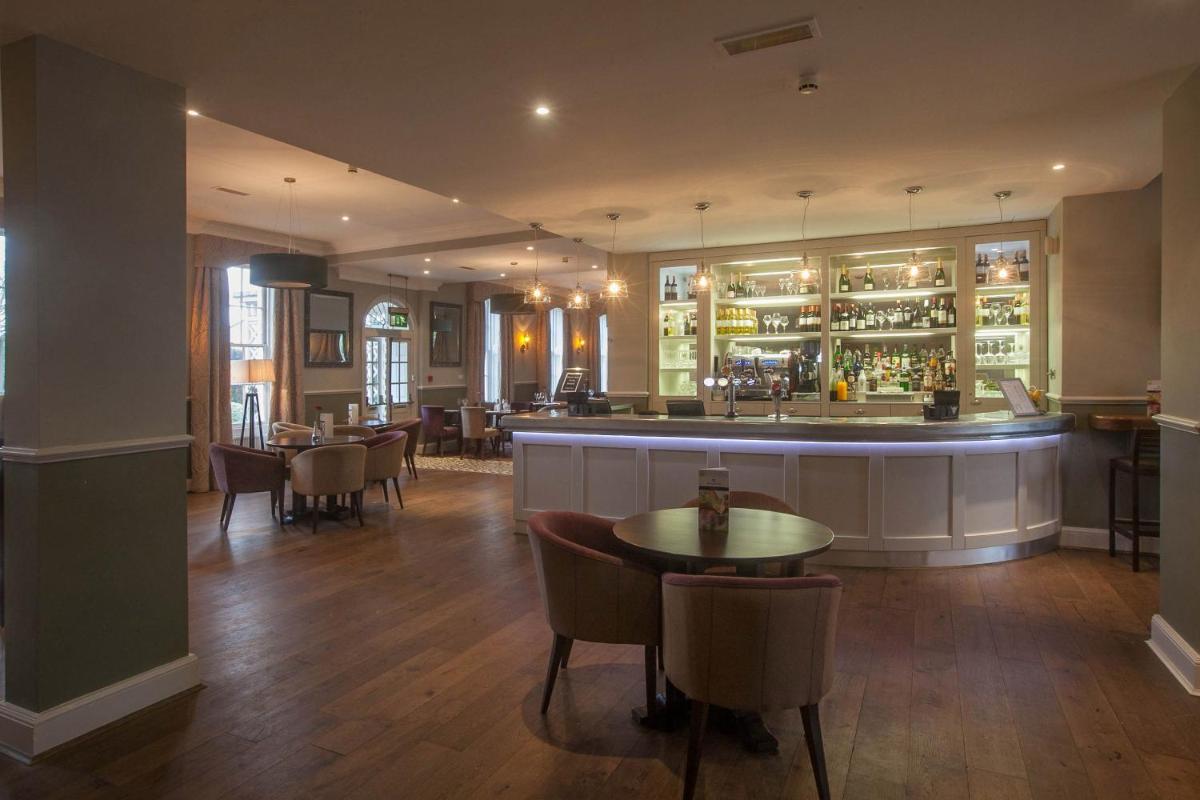 London Chigwell Prince Regent Hotel, BW Signature Collection - Housity