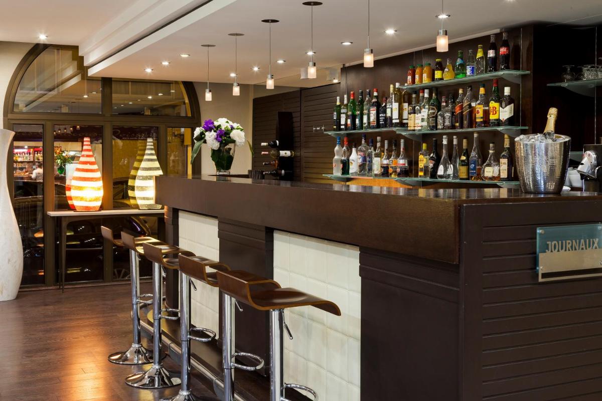 Salon ou bar de l'établissement Nehô Suites Cannes Croisette